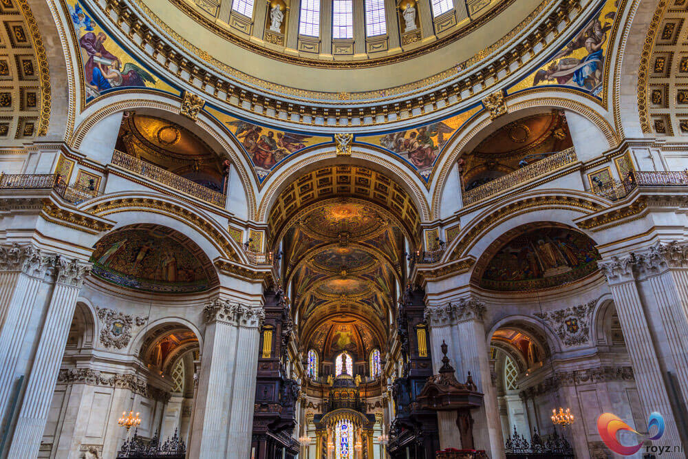 Ook in de St Paul's Cathedral is fotograferen absoluut verboden - Londen, Engeland
