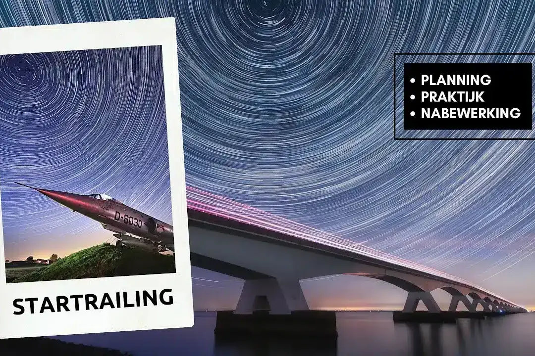 Sterrensporen boven moderne brug bij stil water, Polaroid-frame met raket en STARTRAILING