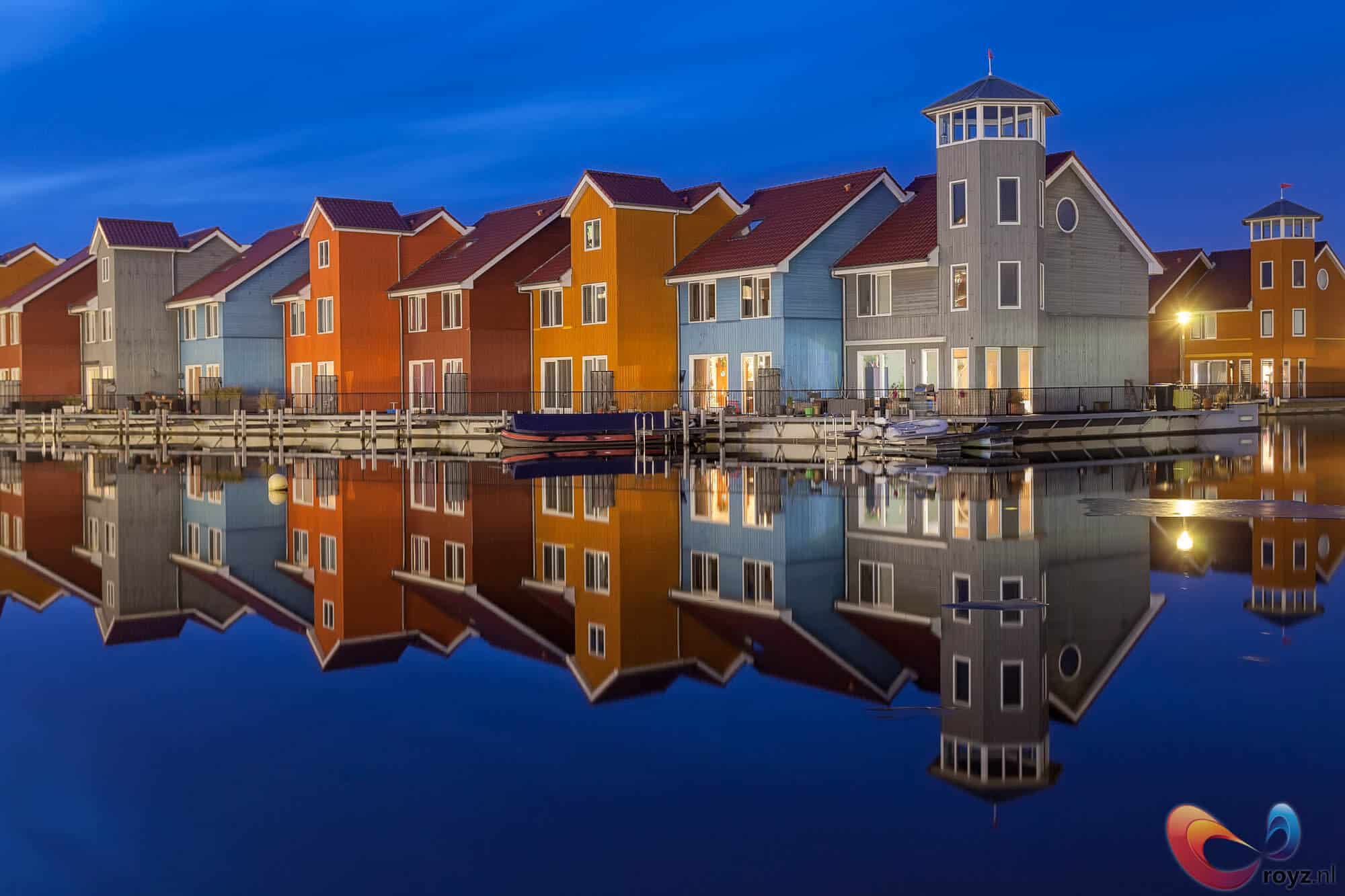 Reitdiep haven in Groningen tijdens Blue Hour