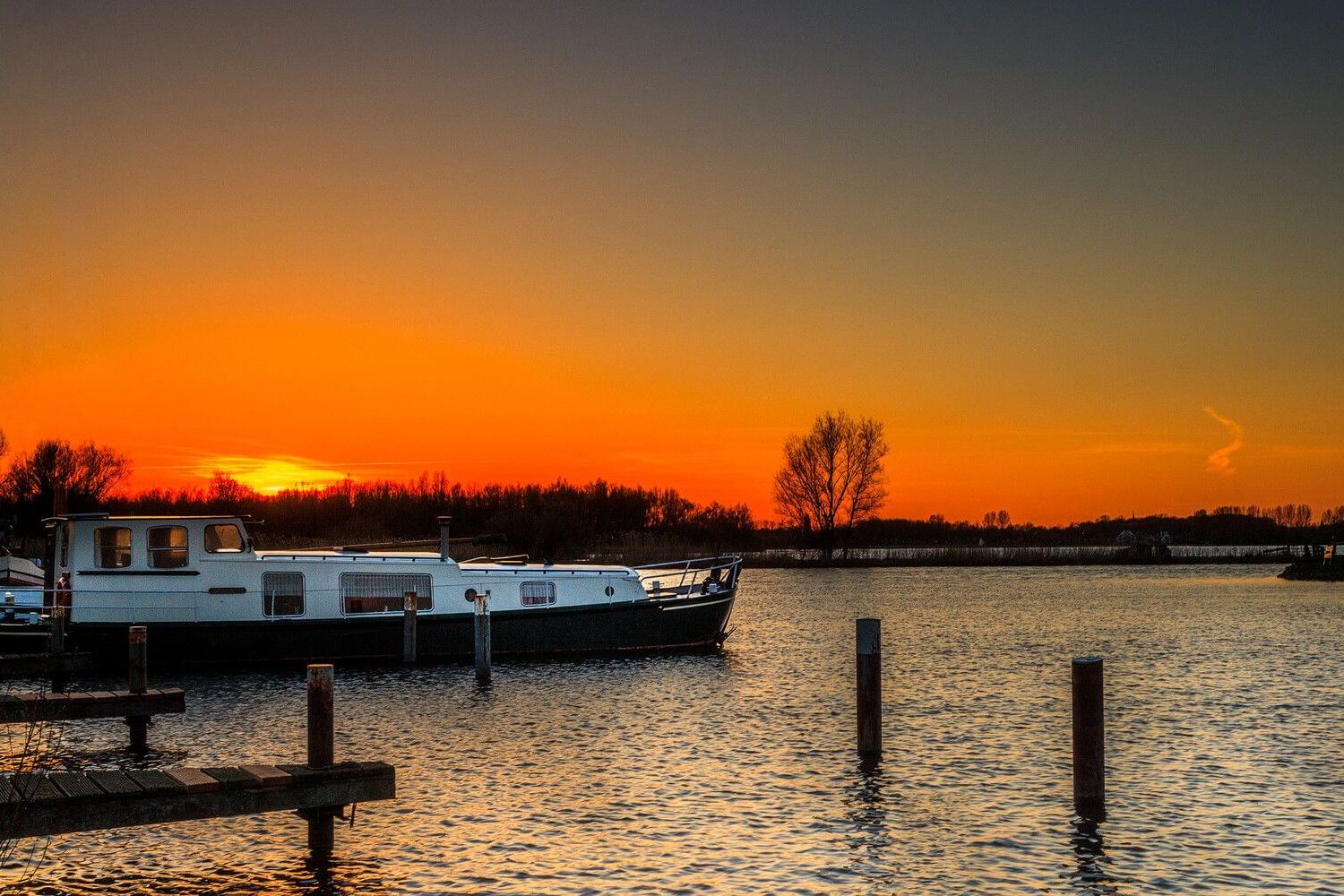 Zonsondergang bij de Kagerplassen
