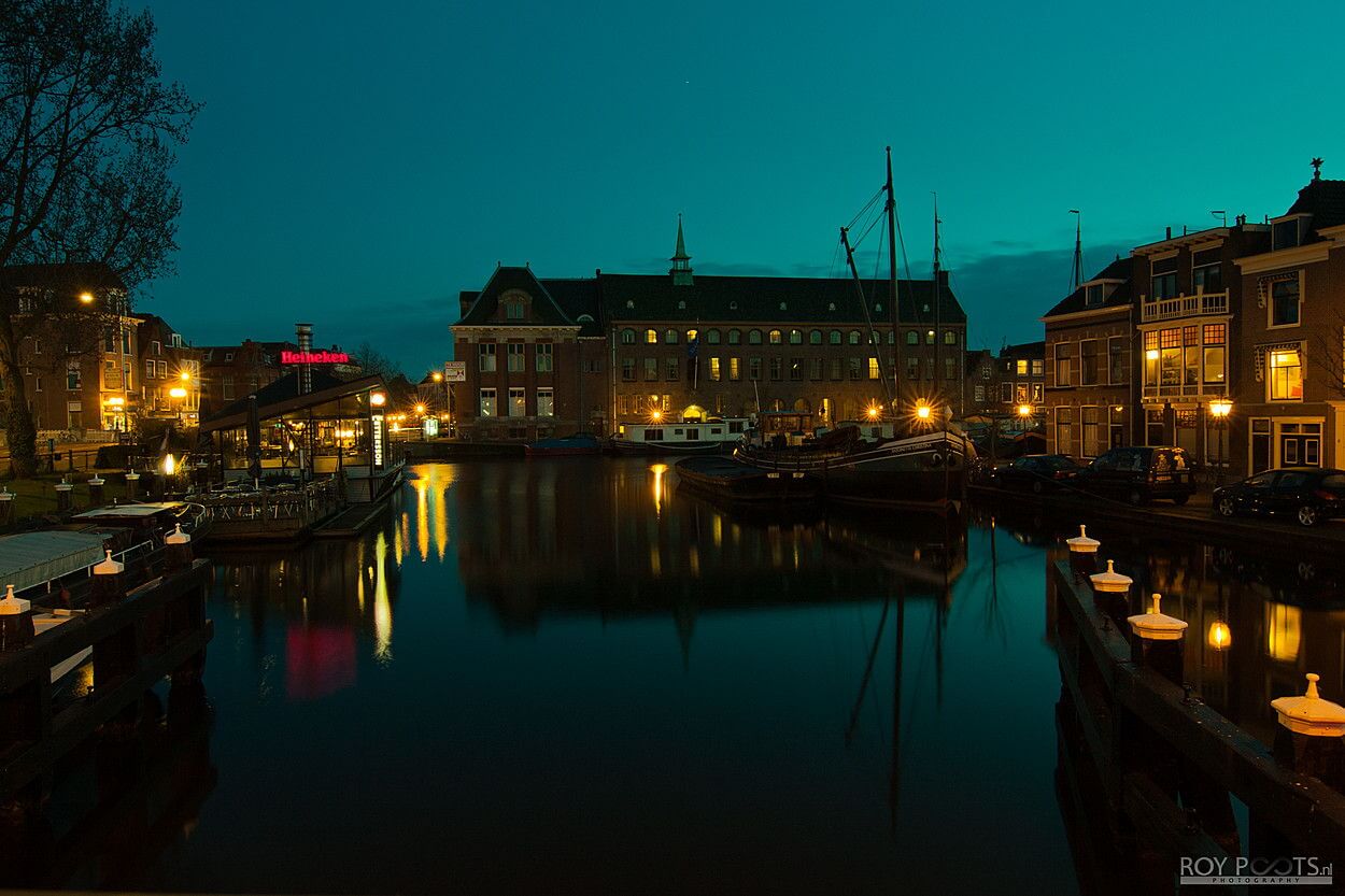 Leiden in de avond