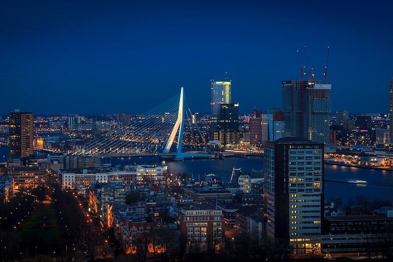 Rotterdam skyline vanaf de Euromast