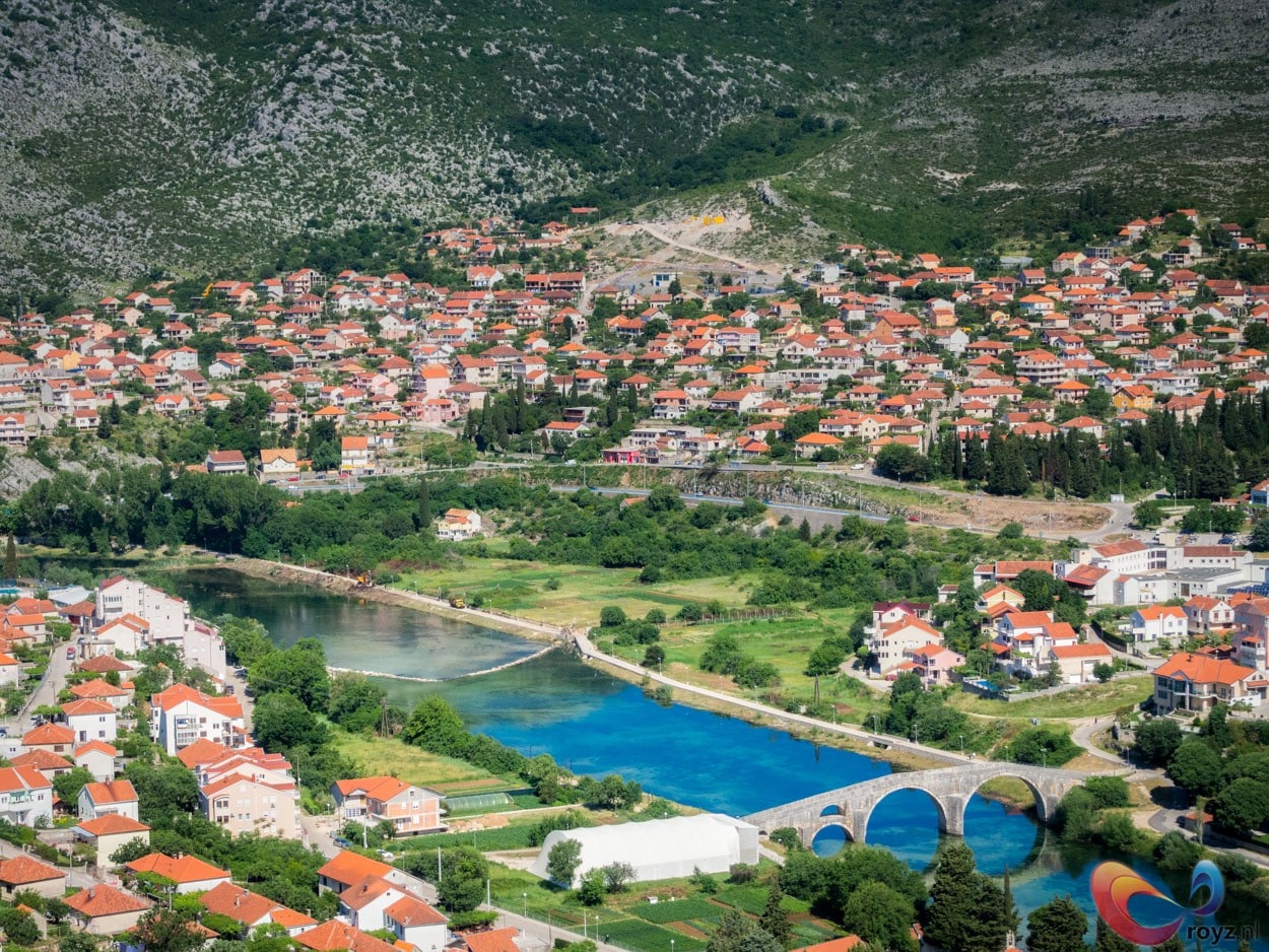 Natuurschoon bij de Kravica watervallen in Bosnië