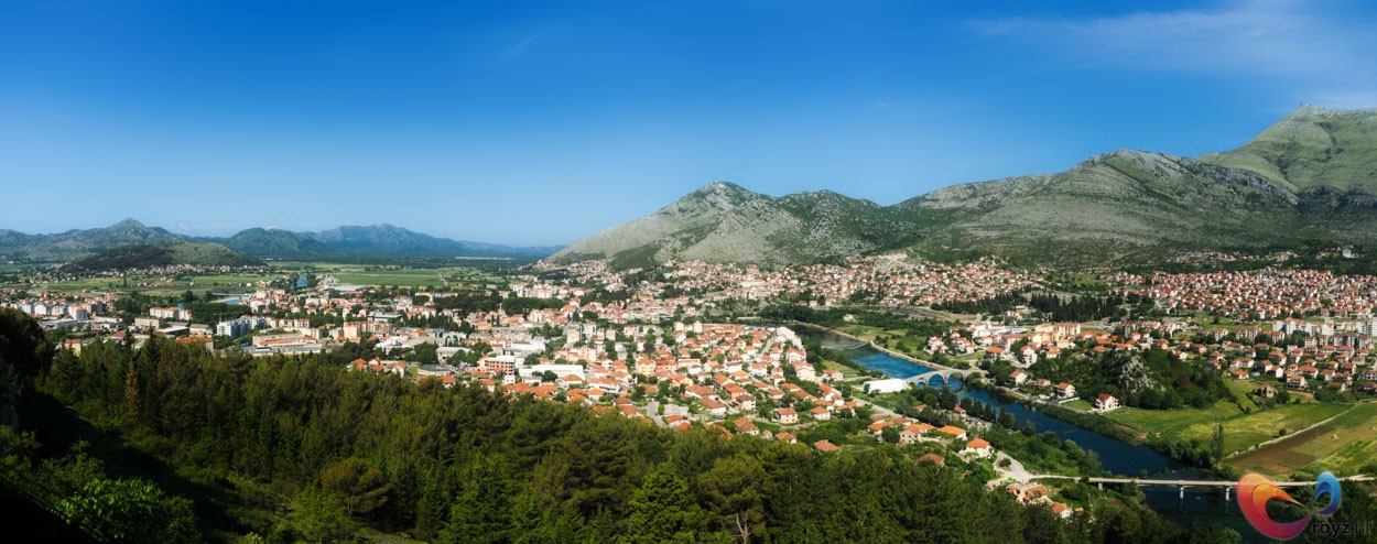 Natuurschoon bij de Kravica watervallen in Bosnië