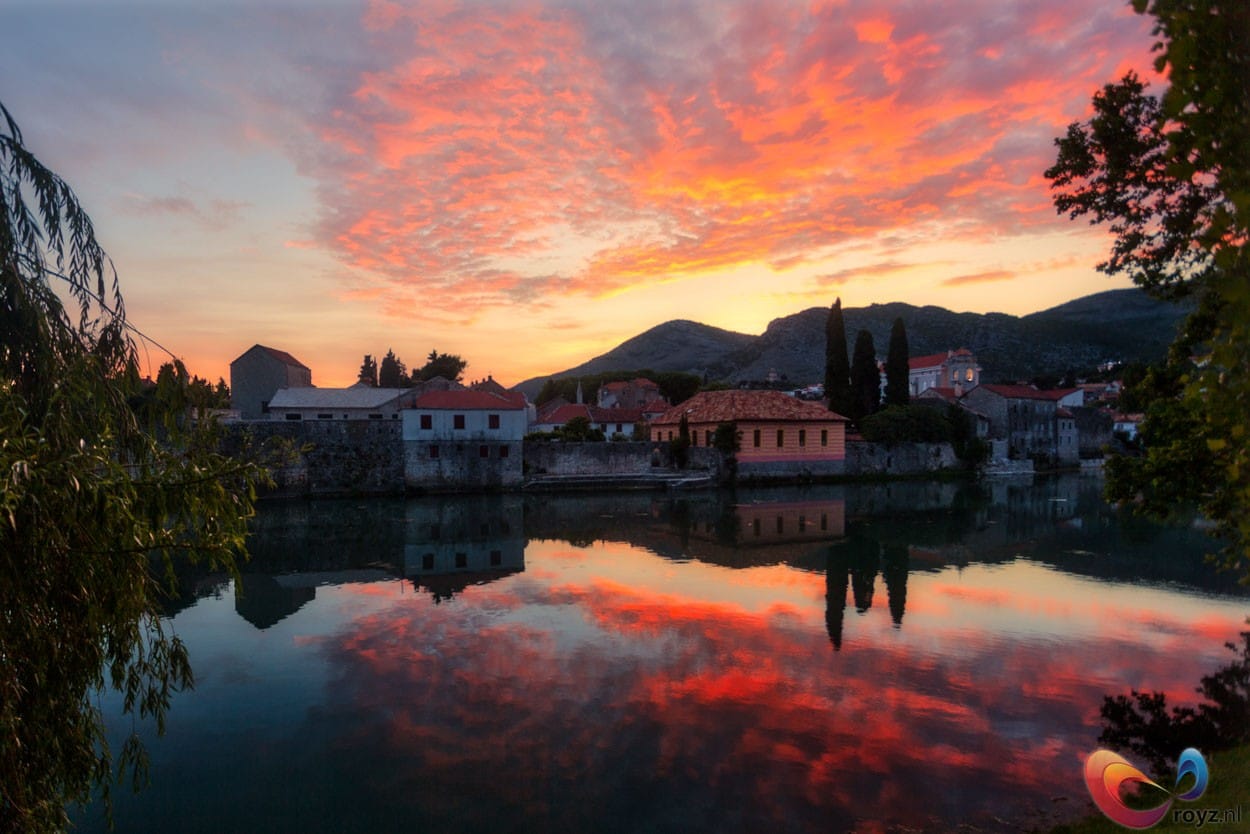 Natuurschoon bij de Kravica watervallen in Bosnië