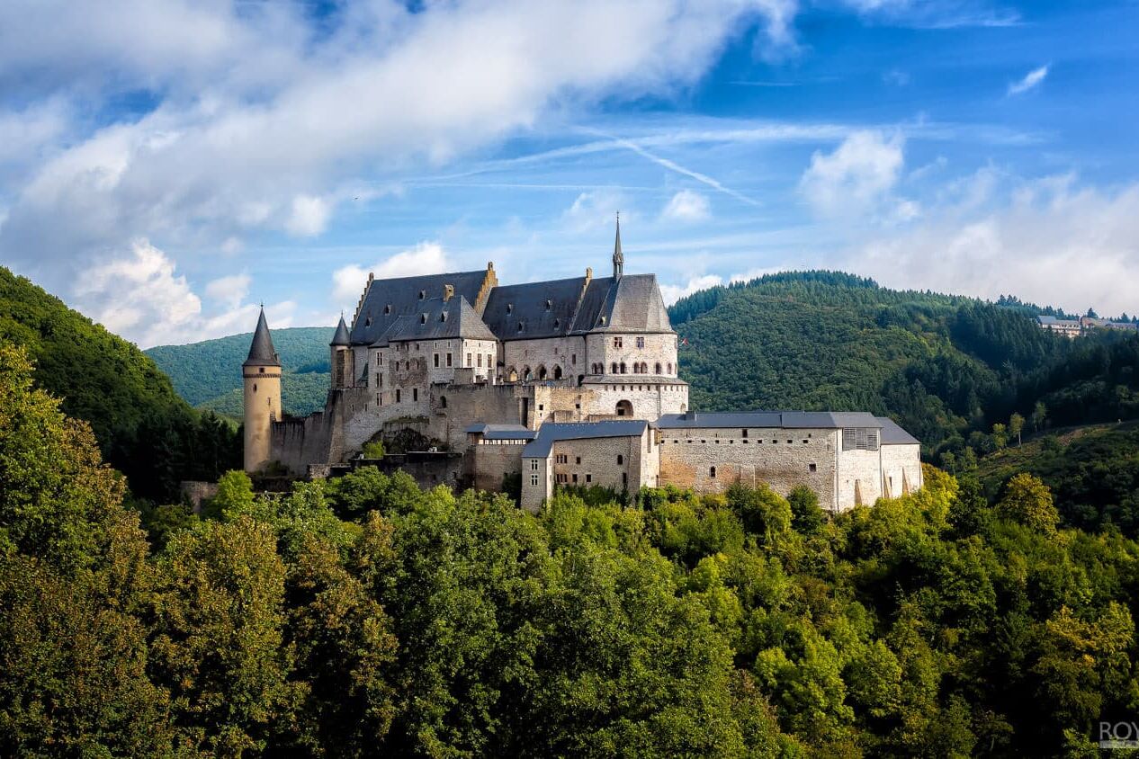 Kasteel Vianden in Luxemburg, een karakteristiek en historisch dorp